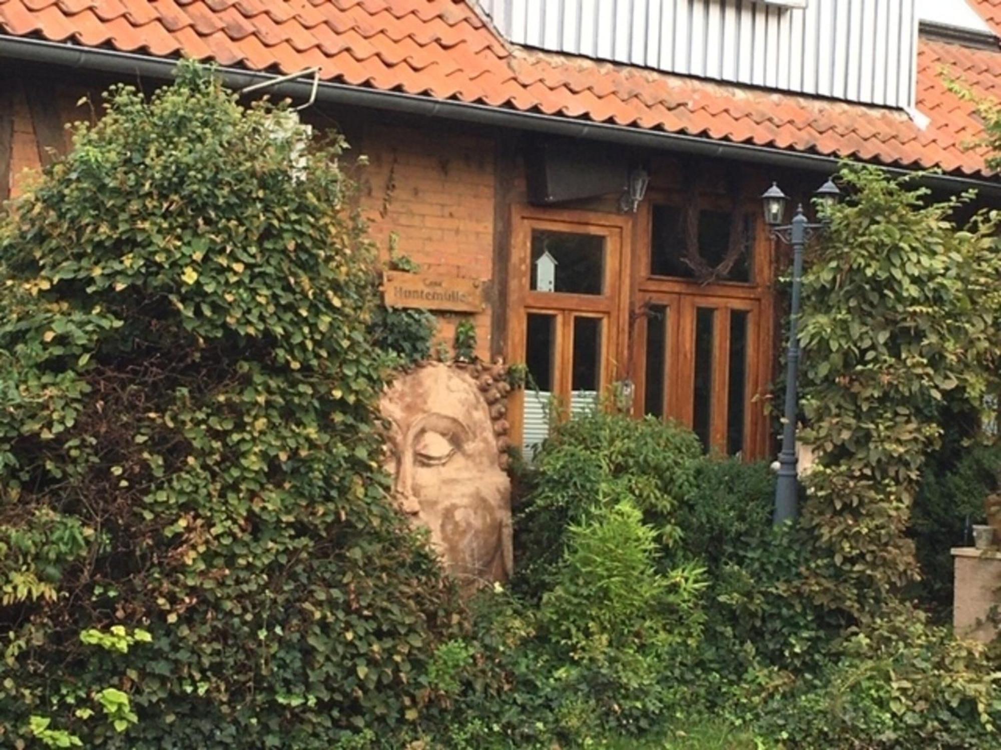 Grosse Hobbithoehle Mit Gemeinschaftsgarten Neustadt am Rubenberge Luaran gambar